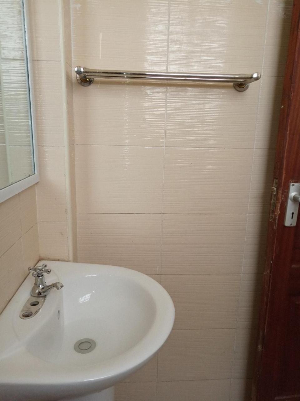 Terminal Homestay Mlolongo Екстер'єр фото